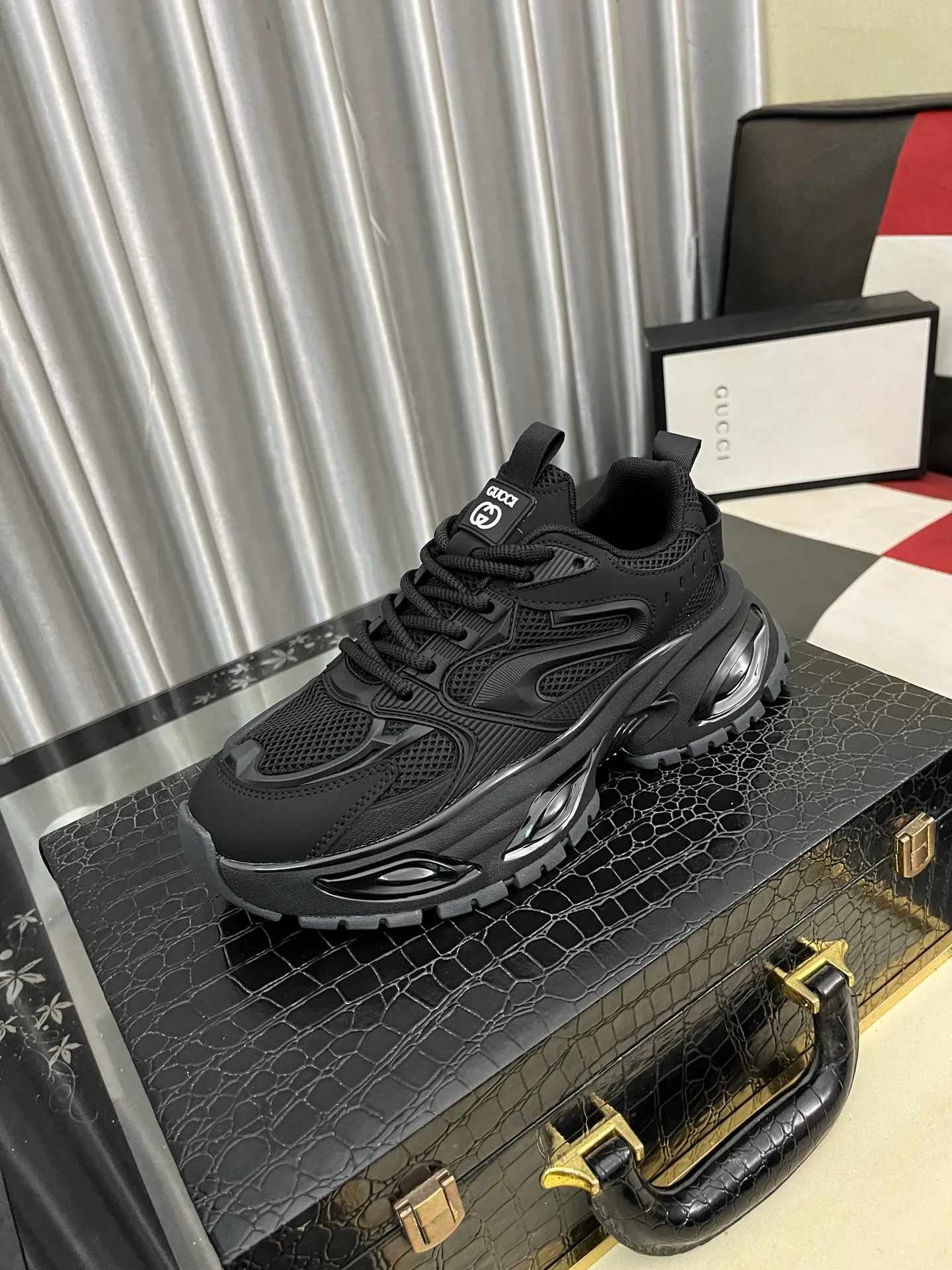 Men's shoes💰480⌚️⌚️【GUCCI】Gaobang casual and fashionable men's shoes👟hot style💥simple and elegant style, exclusive for trendy men. Unique official website latest brand elements👑Gucci original decoration, fashionable and generous, original calfskin fabric➕Comfortable leather lining ✅Size: 38-44, 2⃣️colors available